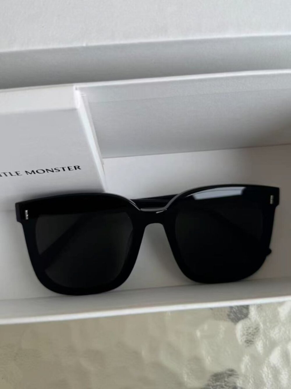 Gentle Monster FRIDA Square Black Sunglasses Gloss Acetate Frame